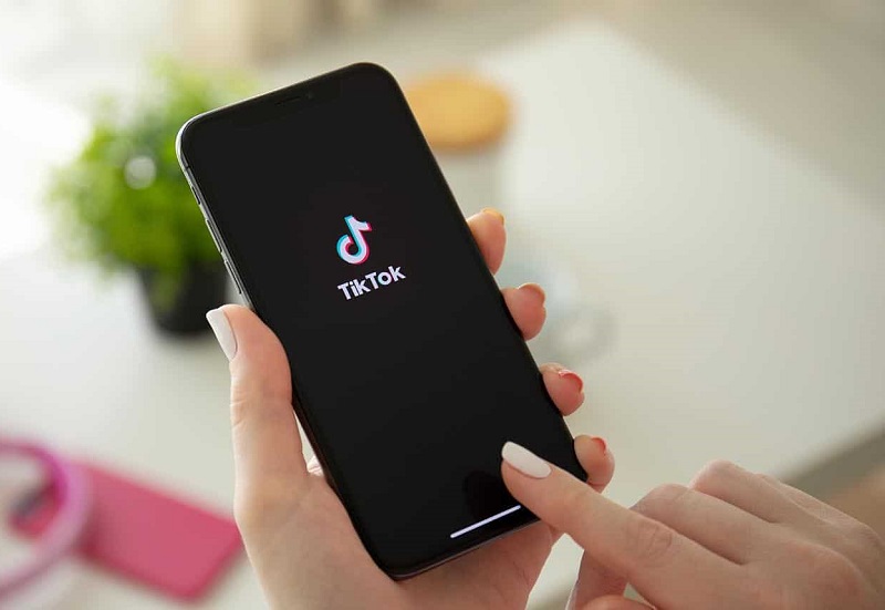ghép video trên iphone
