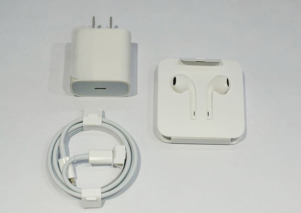 iPhone 11 Pro Max mở hộp