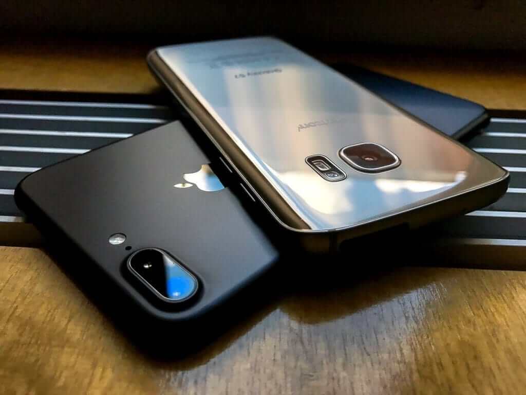 so-sanh-s7-edge-va-ip-7-plus_1582626071 so sánh s7 edge và iphone 7