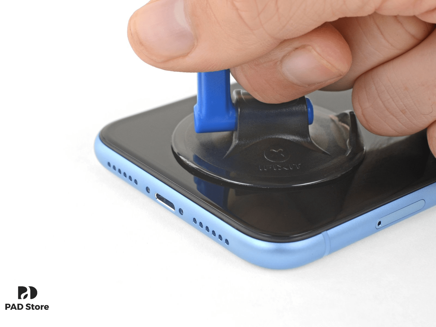 thay_pin_iphone_xr_10-min_1691484121 thay pin iphone xr chính hãng ở đâu
